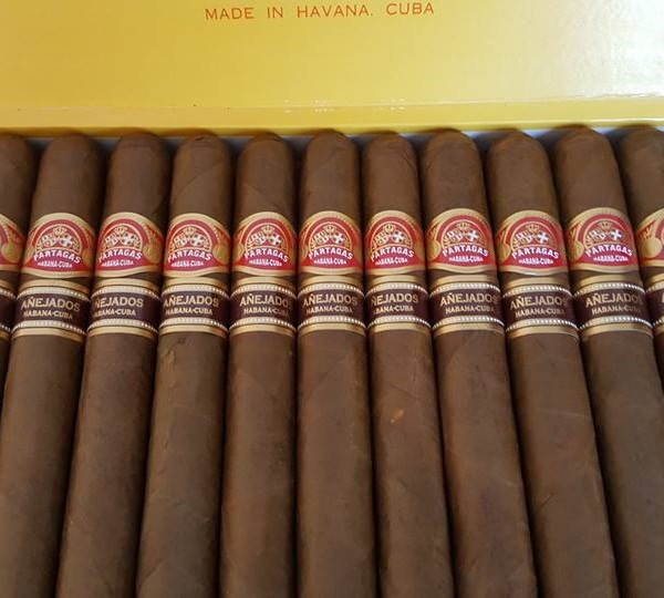 gia-xi-ga-cuba-partagas-la-bao-nhieu